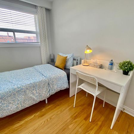 Sunny House - Main Floor, Free Parking, In Toronto Hotell Exteriör bild