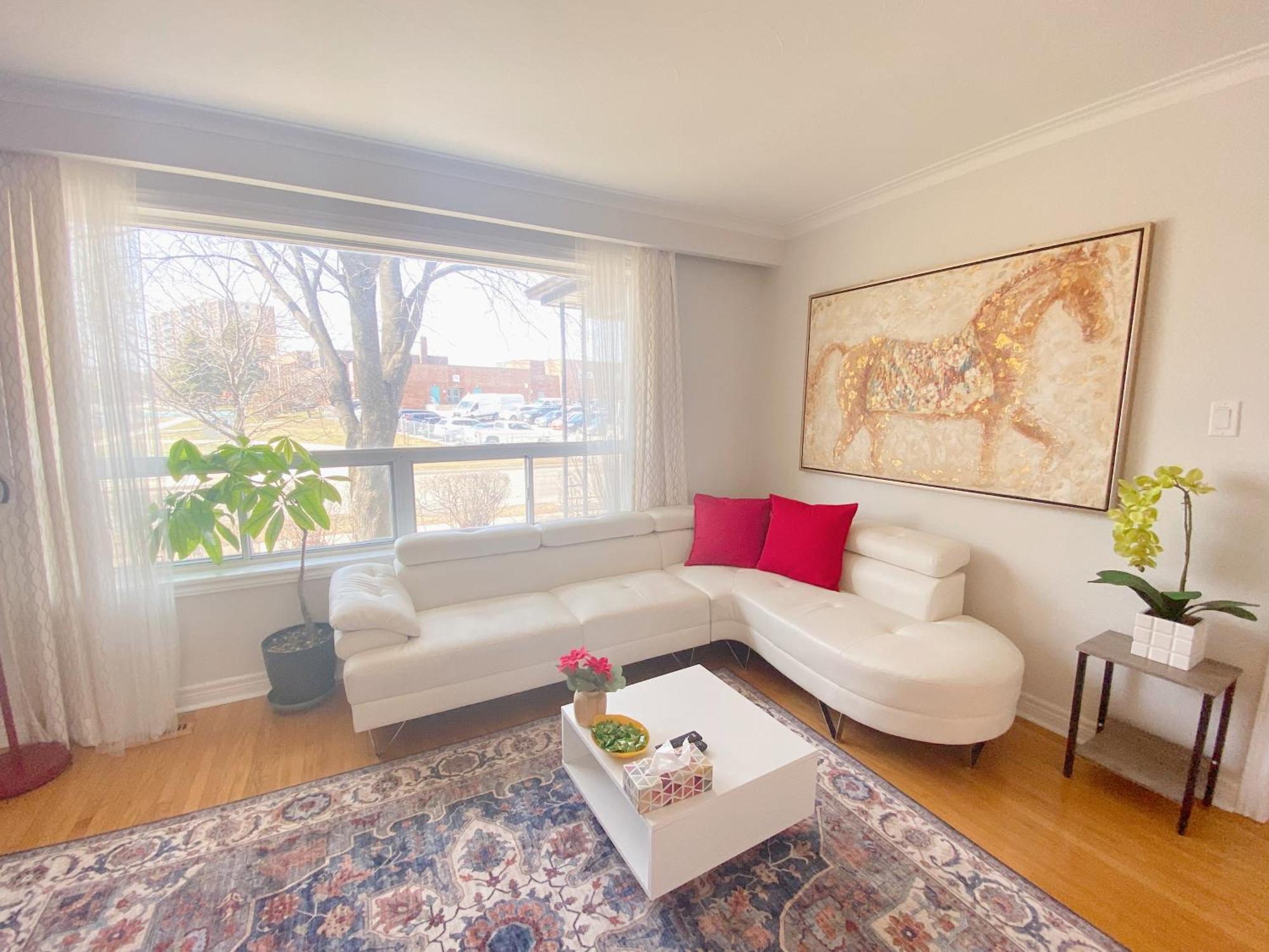Sunny House - Main Floor, Free Parking, In Toronto Hotell Exteriör bild